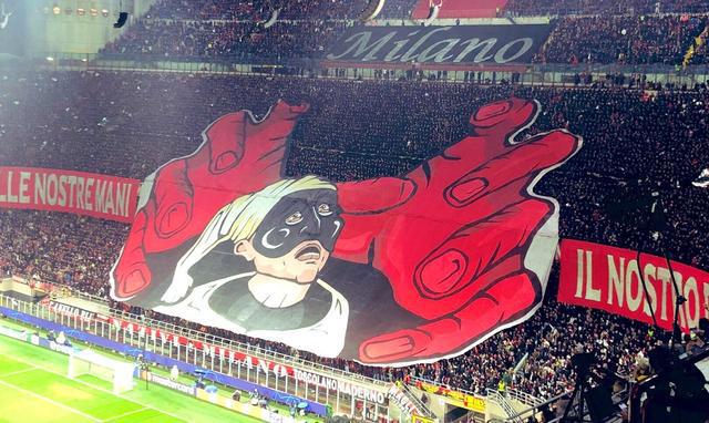 这气势！圣西罗球场TIFO：这是米兰！一双大手掌控面具侠