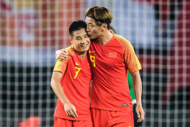 突发!35岁国脚宣布退役,曾在世预赛上演大四喜,未来将投身青训
