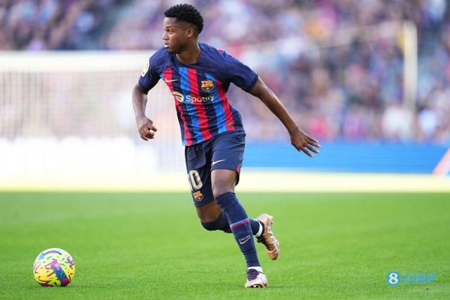 （门德斯 法蒂）世体：法蒂已告知经纪人门德斯，自己只想留在巴萨取得成功