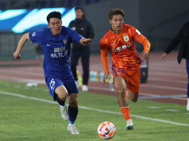 一小将留队迎转机,小段留队不可取,山东泰山外援老龄老留隐患!