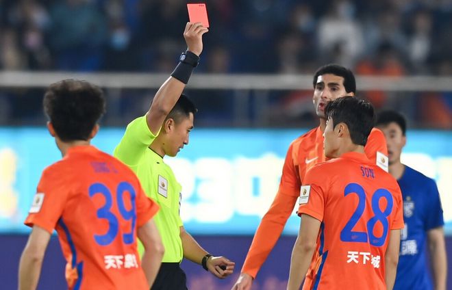 （泰山队人员名单）诞生13个新面孔！泰山队名单巨变，郝伟放弃1外援+3国脚+18岁小将