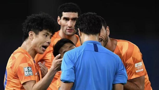 好消息！昔日“超白金一代”冯潇霆、蒿俊闵入选足协B级教练培训