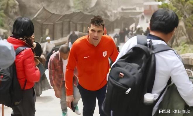 正式官宣！7新援加盟山东泰山，薅广州大连队羊毛，3人有望成主力