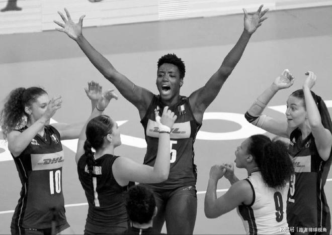 （意大利黑人足球新星）种族歧视？球队欧冠被淘汰，18岁黑人接应自杀，意大利新星陨落