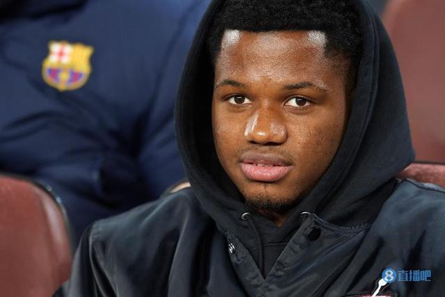 （曝巴萨续约法蒂遇阻）记者：巴萨一直在考虑出售法蒂，也在探索租借坎塞洛的可行性