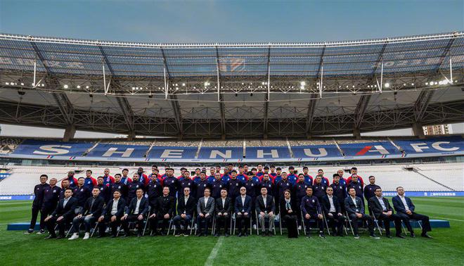 （上海申花范志毅那届成员）上海申花踏新征程！吴金贵展望新赛季 范志毅新主场忆旧时光