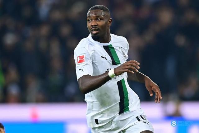 （巴萨签下图拉姆）世体：巴萨青睐小图拉姆，球员也被为巴萨踢球的想法吸引