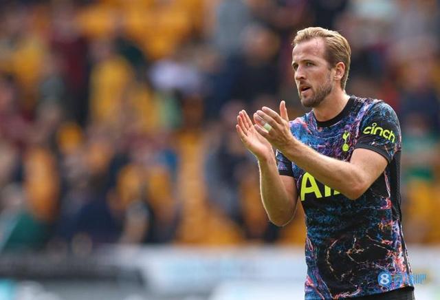 （拜仁买中场）英媒：拜仁今夏买中锋想尝试引进凯恩，愿提供有吸引力的报价