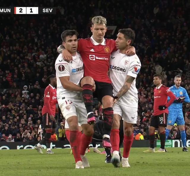 （斯科特桑德斯）斯科尔斯：利桑德罗看起来伤到了跟腱，情况不妙