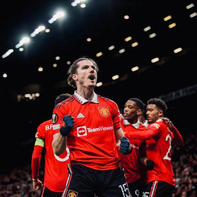 （欧联杯曼联对塞维利亚）欧联杯：曼联2-2遭塞维绝平 萨比策7分钟双响 马奎尔乌龙利马伤退