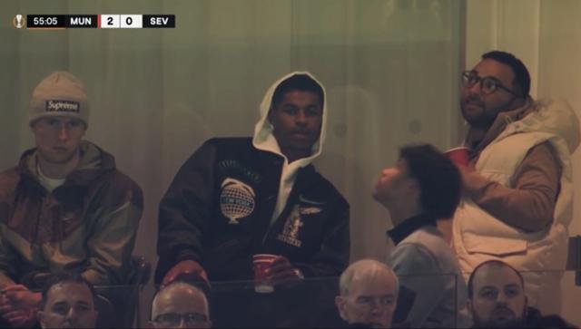 （拉什福德晒曼联训练照）心系红魔！拉什福德现身老特拉福德观看曼联战塞维