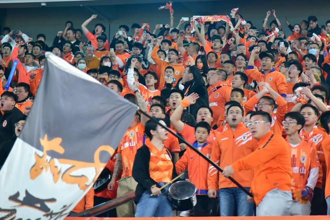 （金元足球俱乐部）恭喜中超！金元足球感觉回来了：超6万人见证，开售5分钟秒空