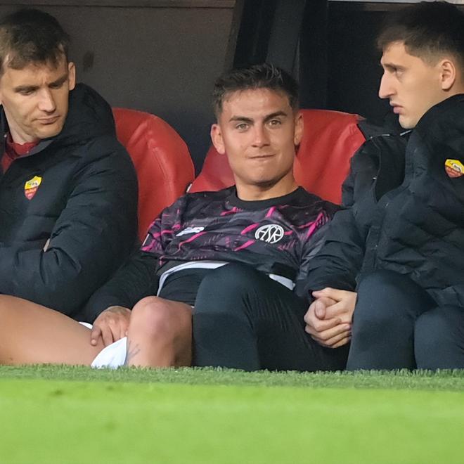 (曼联穆里尼奥引援)点球不进,穆里尼奥输得憋屈!连送2个乌龙,曼联2-2葬送好局