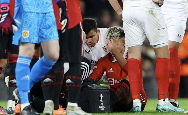 曼联要崩盘？折损6大将+攻防大腿全伤了！或连丢2冠，争4压力陡增