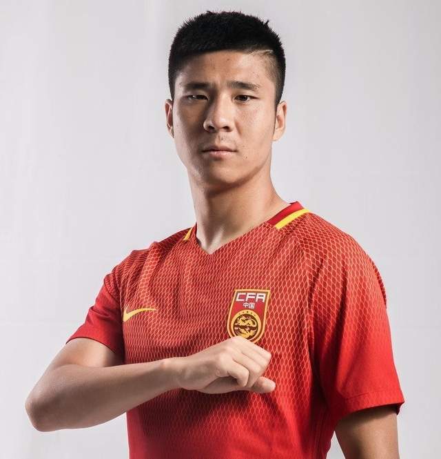 (赵明剑还能进国家队吗)国脚赵明剑:我现在月收入1万多块,交房租都不够,你说我缺这1万吗