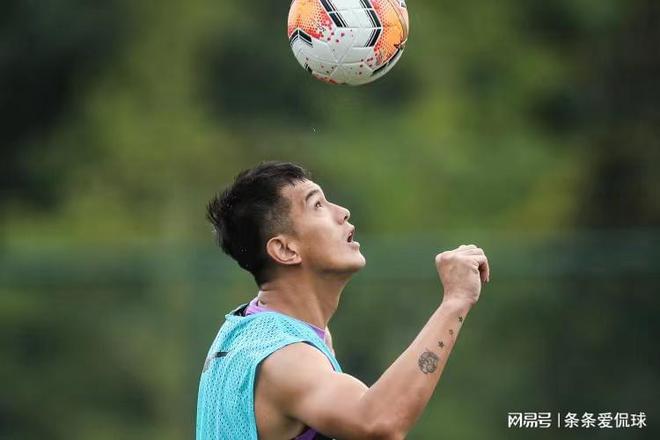 中超4消息！肖智征战中冠，艾菲尔丁完成首秀，戴伟浚转会告吹