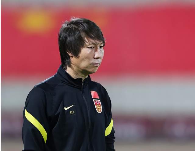 名记:李铁留置半年侦查未结束 上海吴某某等10名中超老总疑似被抓