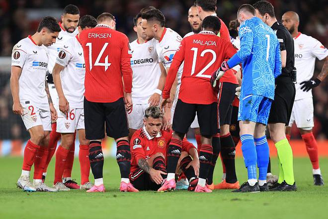 别有用心？曼联名宿：抬利马下场是想尽快恢复比赛！马奎尔要背锅