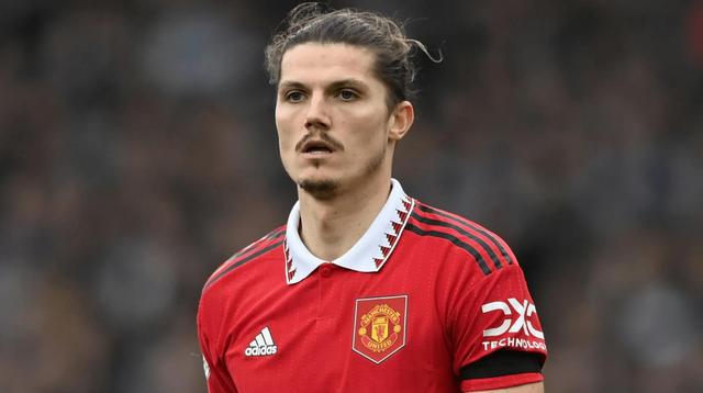 （萨乌龙对罗宾）萨比策：这是两个愚蠢的乌龙球，必须在场上100%集中注意力