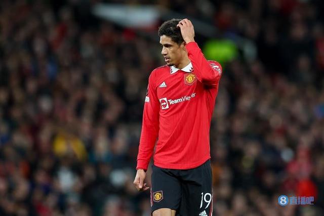 （瓦拉内受伤了吗）记者：瓦拉内至少伤缺3周，希望能赶上最后阶段比赛