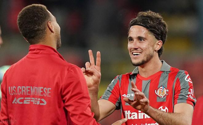 （意甲赛程ac米兰）1-0大冷门，意甲倒数第2爆发，32%控球仍赢，掀翻AC米兰的绊脚石