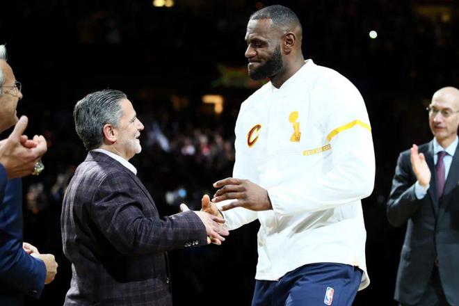 球员=牲口？NBA老板这波赢麻了…