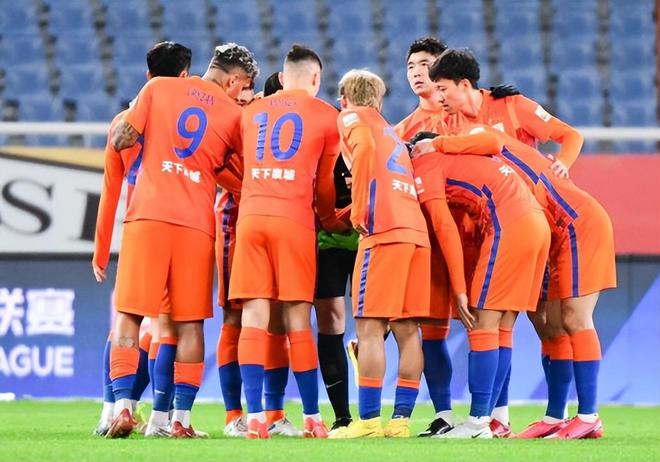 克雷桑中超停赛三场，崔鹏竟然成为体能教练，山东泰山操作费解！