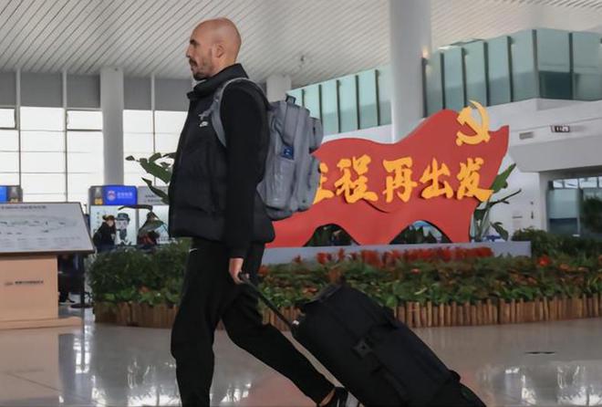 赵健博没进一线队 单欢欢珍惜机会!伯仲之间的对决 赛后齐呼谢晖