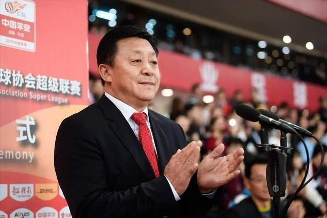 （亚足联杜兆才）足坛反腐第三波高潮：10位俱乐部高管失联，杜兆才供出美女老总