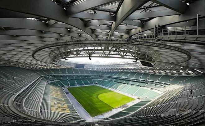 专业球场还有梭鱼湾！马宁执法国安 邢琦吹大连 现场抓裁判最尴尬