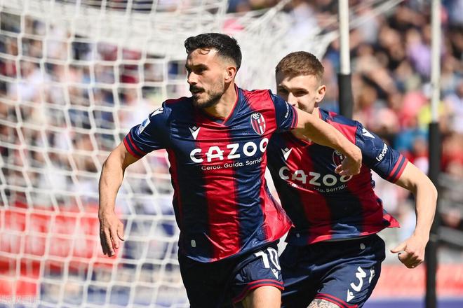 （ac米兰2:1）1-1轰20脚仍不赢，闪电丢球酿悲剧，AC米兰爆冷受挫，穆帅笑了