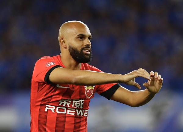 （保利尼奥中超首秀）保利尼奥梅开二度，中超揭幕战上海海港击败武汉三镇