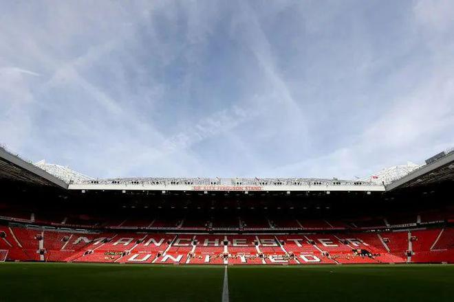 记者：一大型私募公司有意收购部分曼联股权；法尔克：若想永久签下萨比策，曼联需花费2000万欧