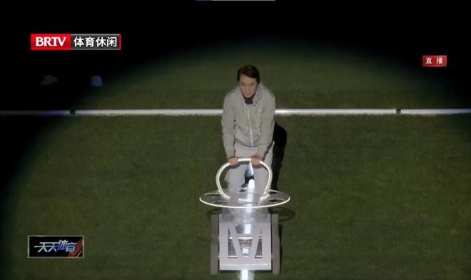 （新工体建设最新进展）今晚的“新工体”，已成绿色的海洋！