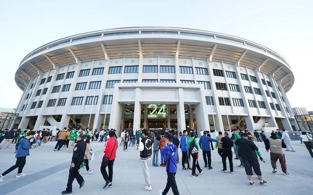 （金志扬 国足）金志扬和张玉宁“推车”入场，中超开幕式幕后揭秘