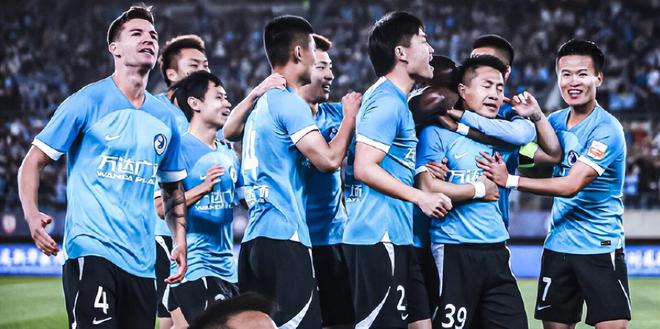 2023中超首球诞生！大连37岁老将3分钟两球，有望破5年耻辱纪录