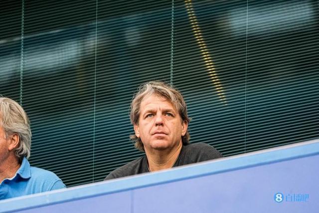 (兰帕德波力)记者:兰帕德带队三连败,伯利和埃格巴利赛后去了更衣室