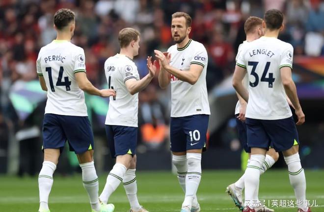 欧足坛冷门之夜！8大豪强不胜，英超让四大战，德甲争冠双雄拉胯