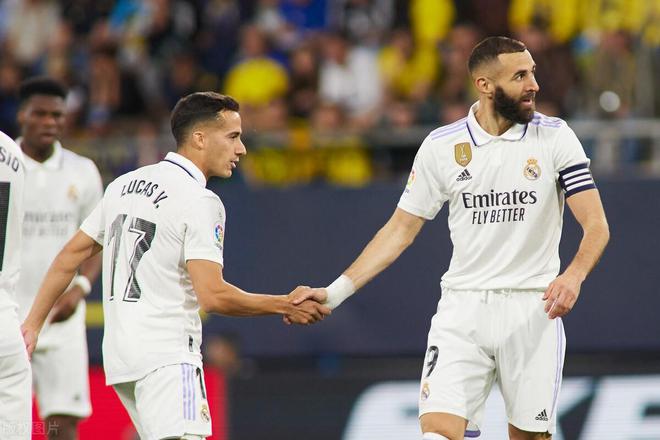 (皇马0:2)4分钟连入2球,2-0皇马爆发,拒绝2连败发生,一夜追到差榜首10分