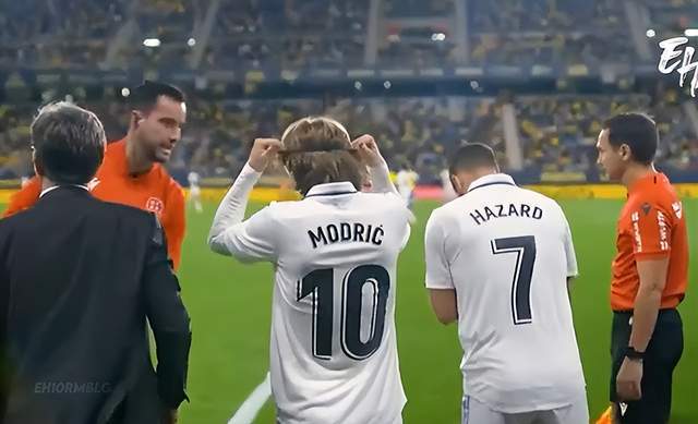 （阿扎尔过人视频）阿扎尔一带球，我还以为自己看的是元老赛！