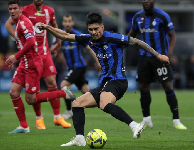 （孔蒂与张康阳）4进2出，国米重建，孔蒂得力助手空降，张康阳尽力了，巴萨笑了