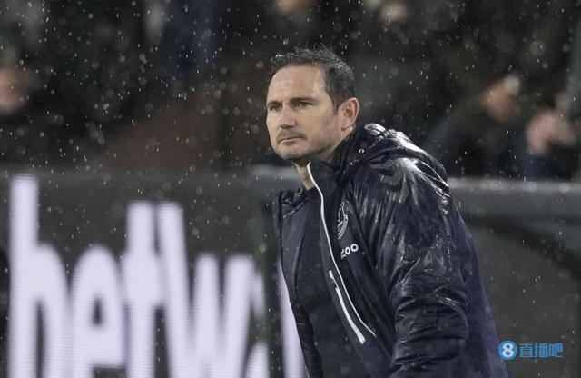 邮报：布莱顿球迷客场“搞事”，比赛中高呼英超腐败并嘲讽兰帕德