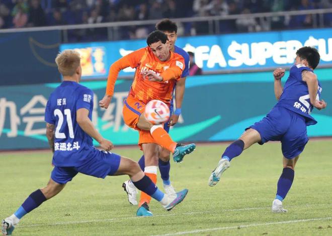 中超鲁沪大战来袭!赛前泰山队突传坏消息,主帅郝伟恐铩羽而归