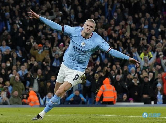 (皇马签约哈兰德)法媒:皇马希望在2024年签下哈兰德,以接替本泽马