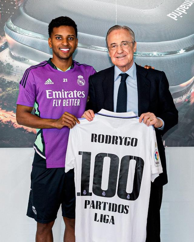 （罗德里戈皇马资料）罗德里戈迎西甲百场里程碑，皇马社媒晒老佛爷与其合影纪念