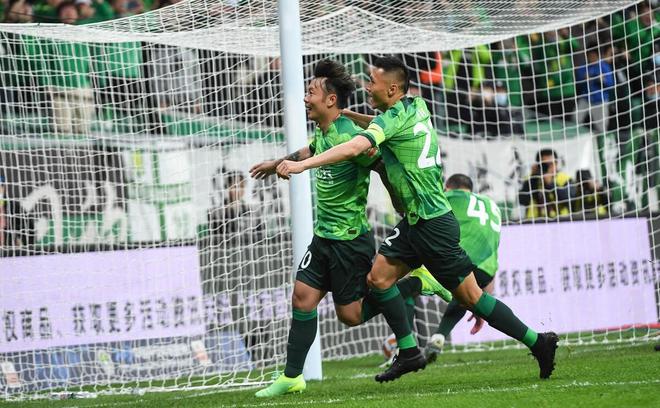 (中国国足历史最佳射手)59球+刷新纪录!32岁国脚登顶队史射手榜,曾是中超最佳新人