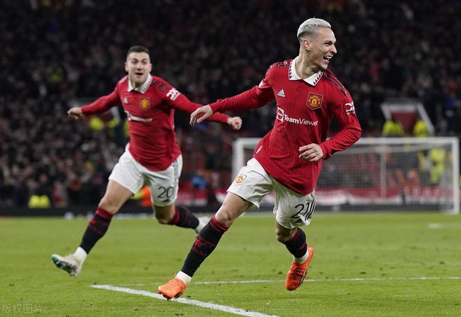(曼联废材)2-0!一亿“废柴边锋”传射,曼联重回第三,争四一片光明