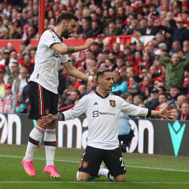 （从英甲草根到世界标王,马奎尔是曼联最大的豪赌）2-0！马奎尔出尽洋相，曼联仍完胜英超倒三，9连胜杀人诛心