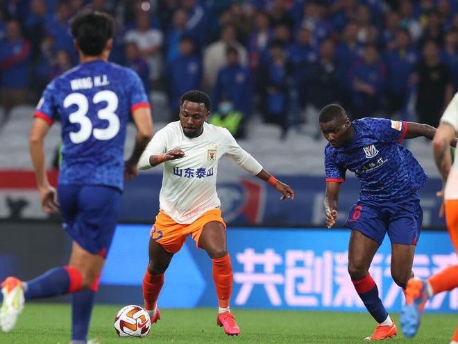 （鲁超联赛）中超鲁沪大战山东评分：无人满分三将不及格，边前卫一言难尽