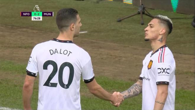 （曼联2:1）曼联2:0森林，前4稳了，曼晚赛后评分：5名球员8分、桑乔5分最低